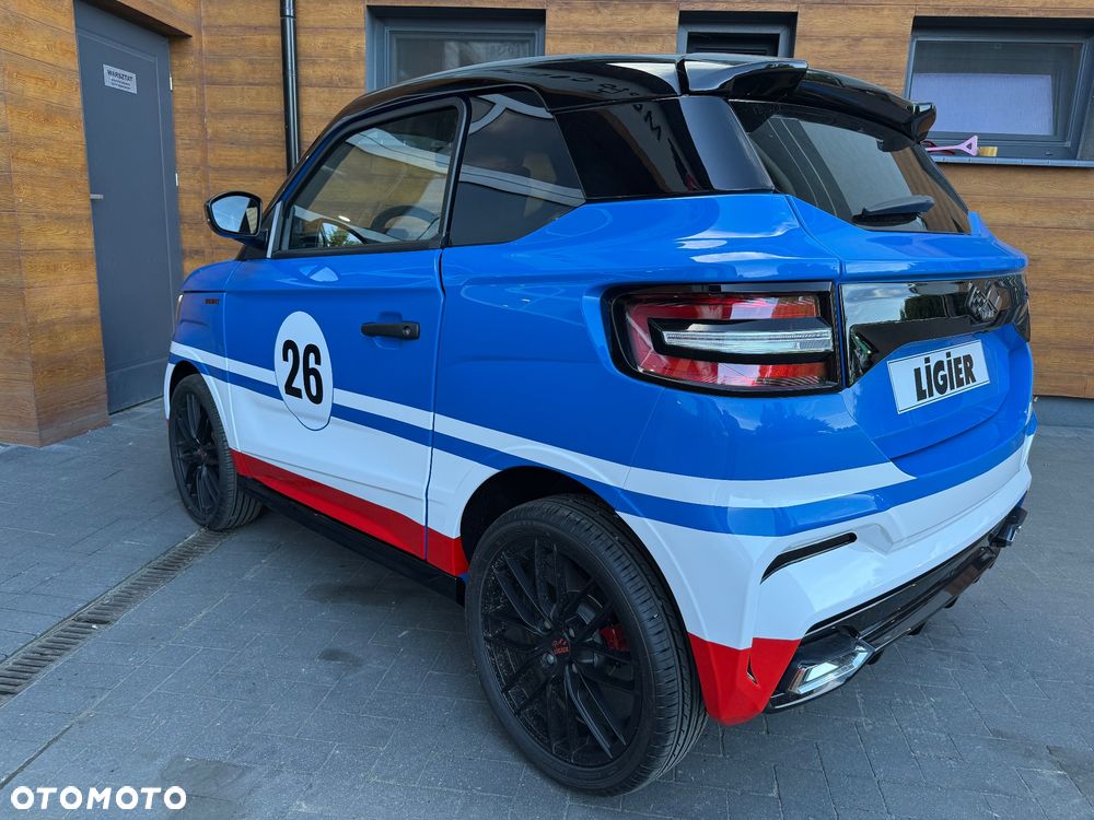 Ligier JS50 - 4