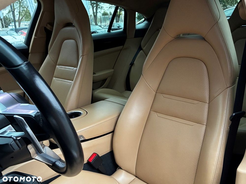 Porsche Panamera - 18