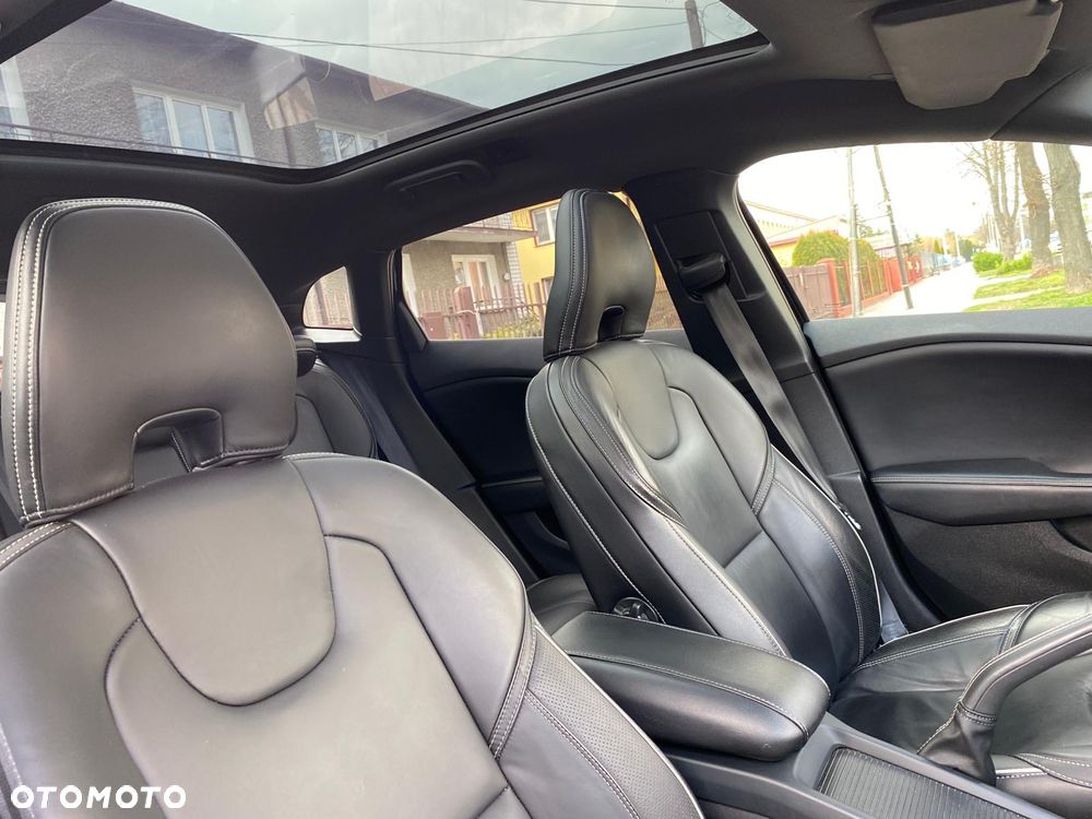 Volvo V40 D3 Geartronic RDesign - 10