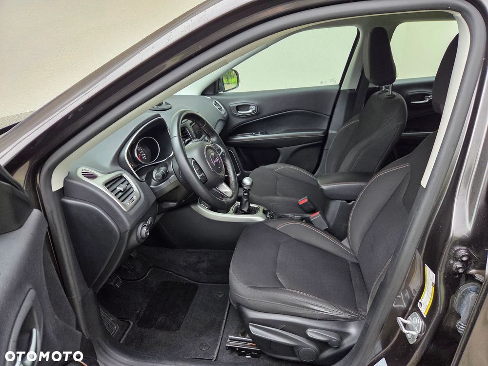 Jeep Compass - 8