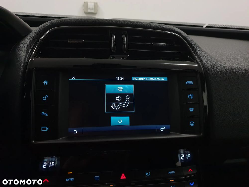 Jaguar XE 2.0 D Prestige - 20