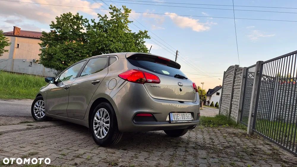 Kia Ceed 1.6 GDI ISG Spirit - 1