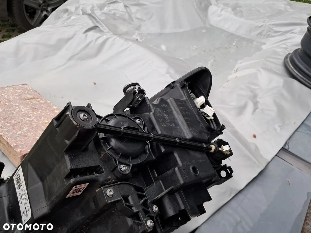 Lampa prawa reflektor Seat Leon IV 4  20>  5FB 941 008F full led - 9