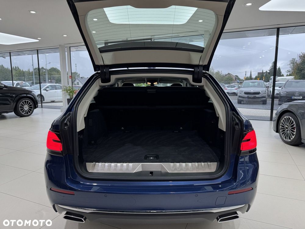 BMW Seria 5 530e Luxury Line - 17