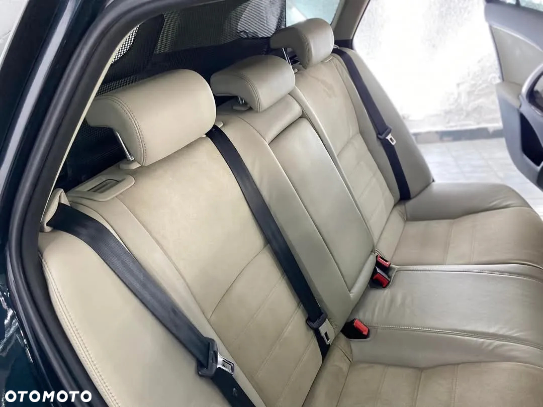 Toyota Avensis 1.8 Sol plus NAVI - 13