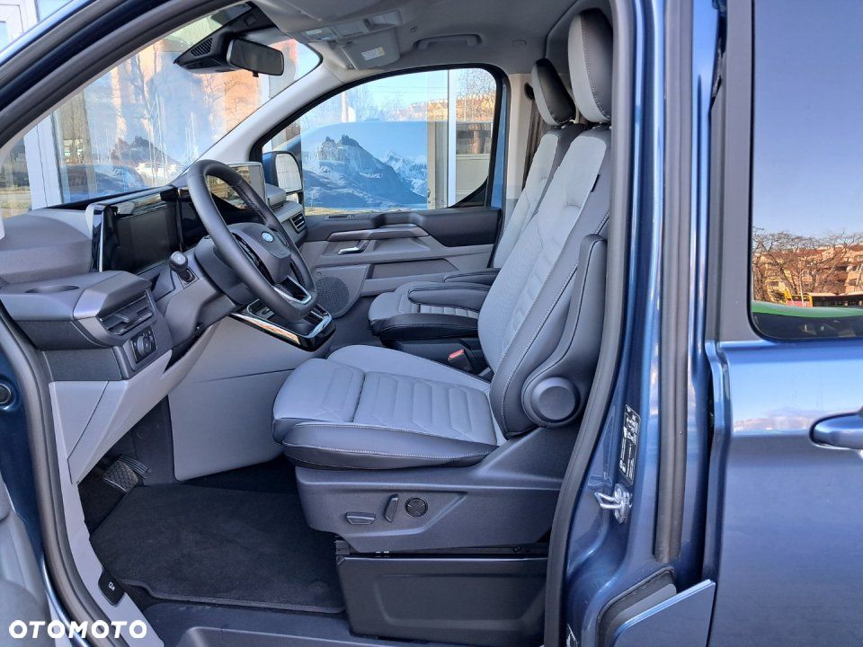 Ford Tourneo Custom - 19