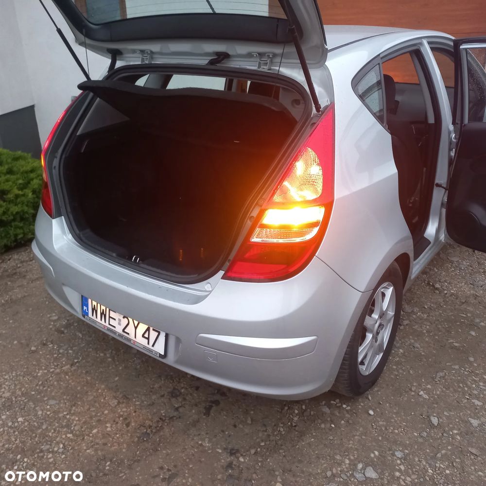 Hyundai i30 i30cw 1.4 Edition Plus - 13