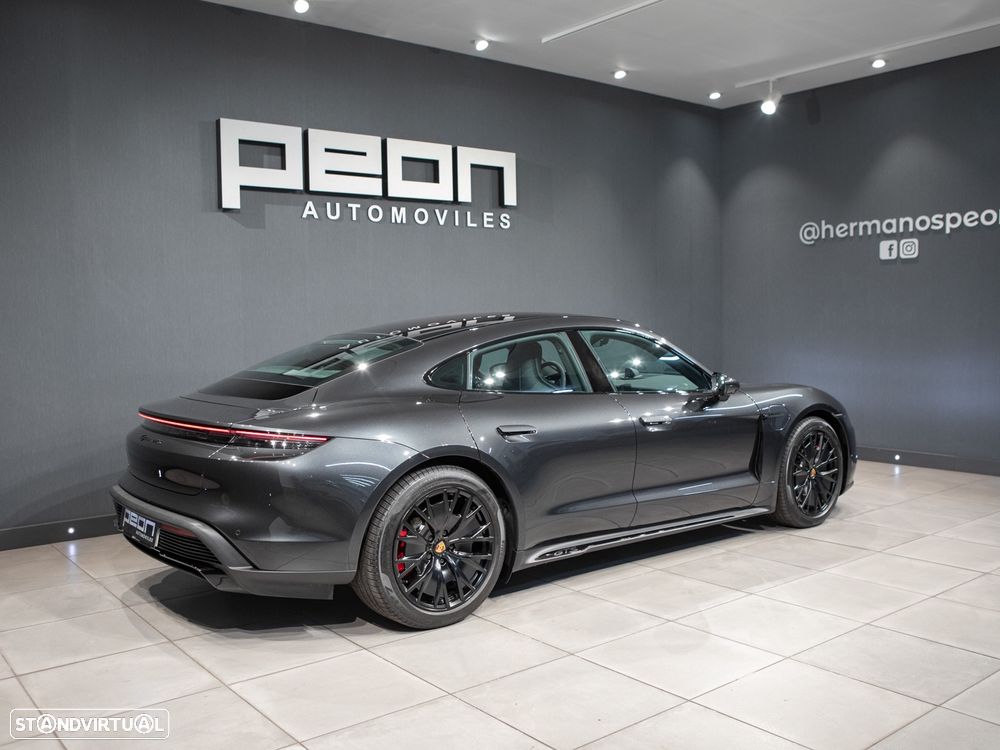 Porsche Taycan GTS - 18
