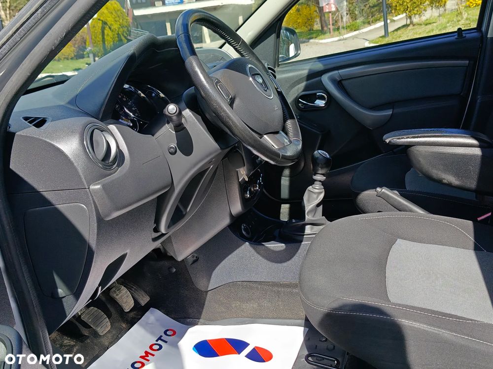 Dacia Duster 1.6 Blackstorm 4x4 - 11