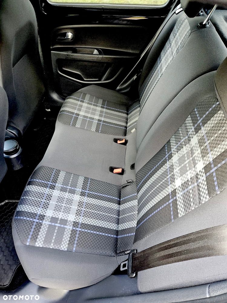 Volkswagen up! club - 20