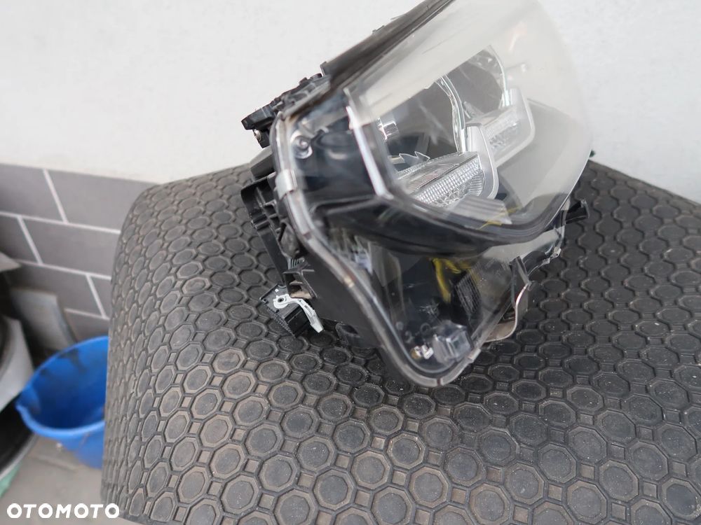 Lampa bmw X3  G01 8739641-01 - 6