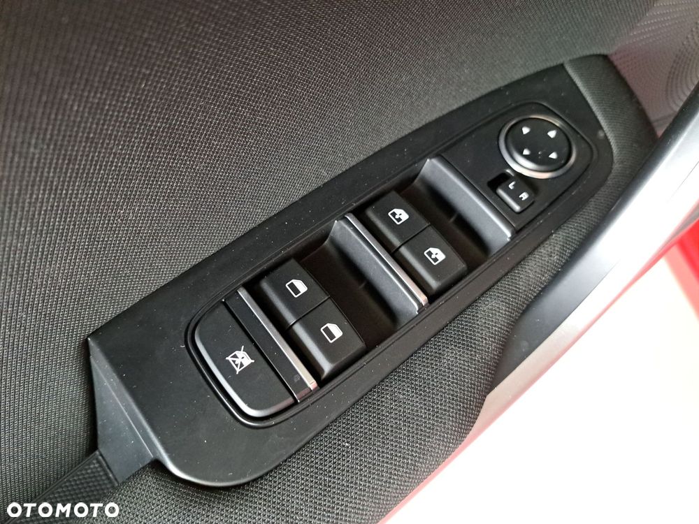 Kia Ceed - 36