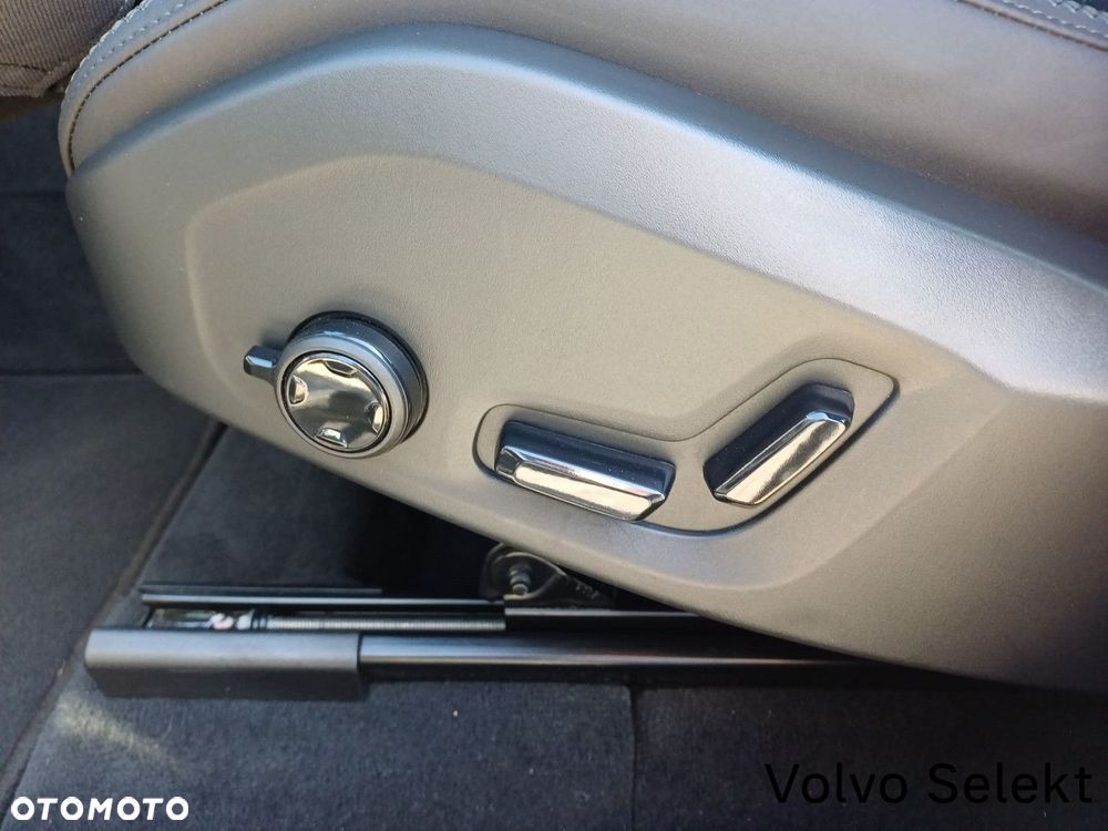 Volvo XC 60 - 25