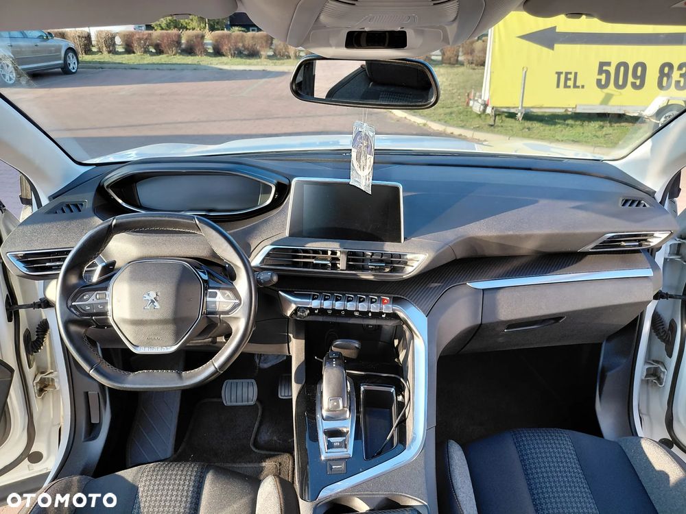 Peugeot 5008 PureTech 130 EAT6 Allure - 21