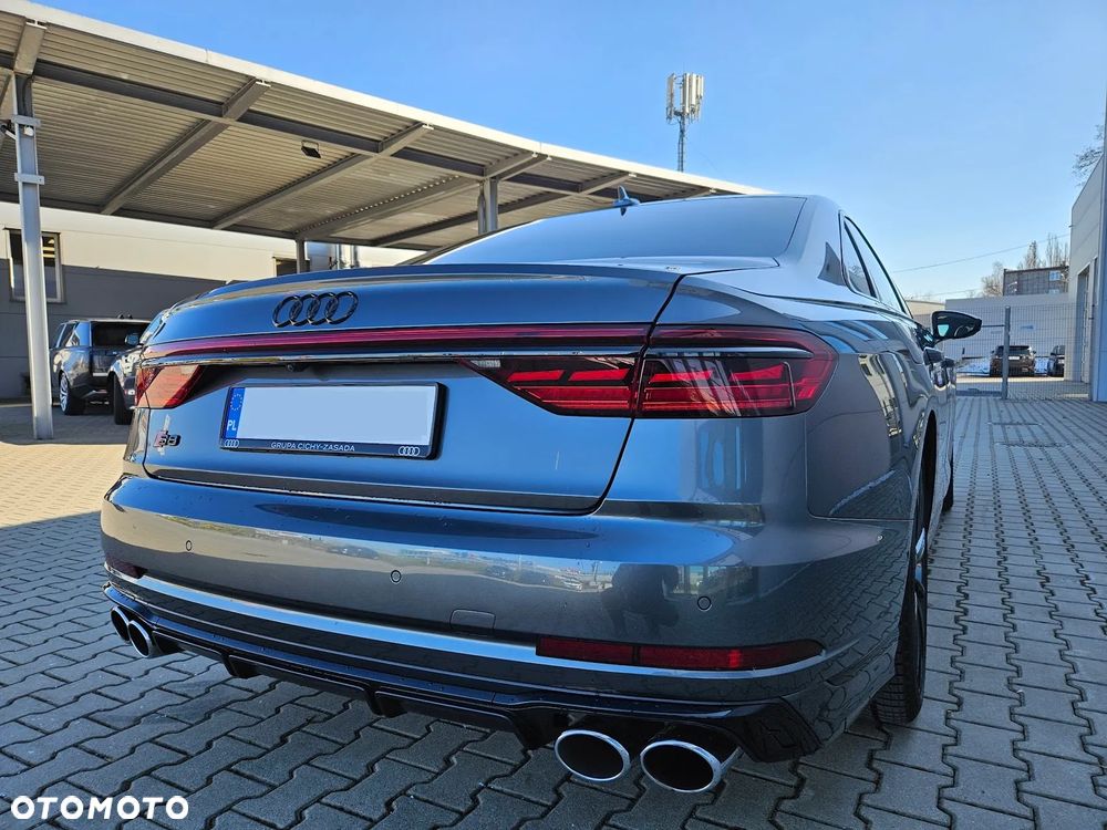 Audi S8 - 9