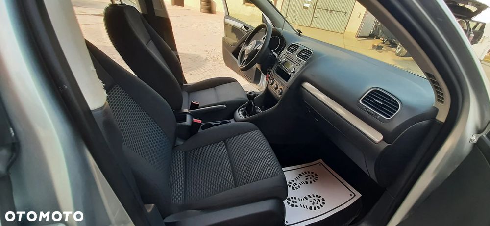 Volkswagen Golf - 37