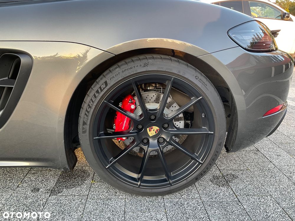 Porsche 718 Cayman - 8