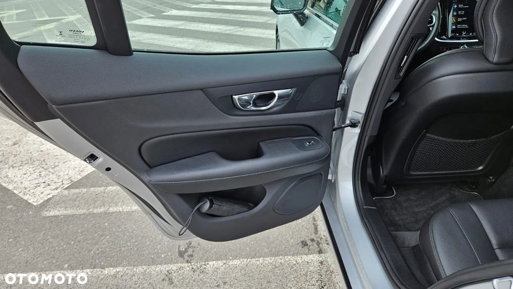 Volvo S60 T4 R-Design First Edition - 11