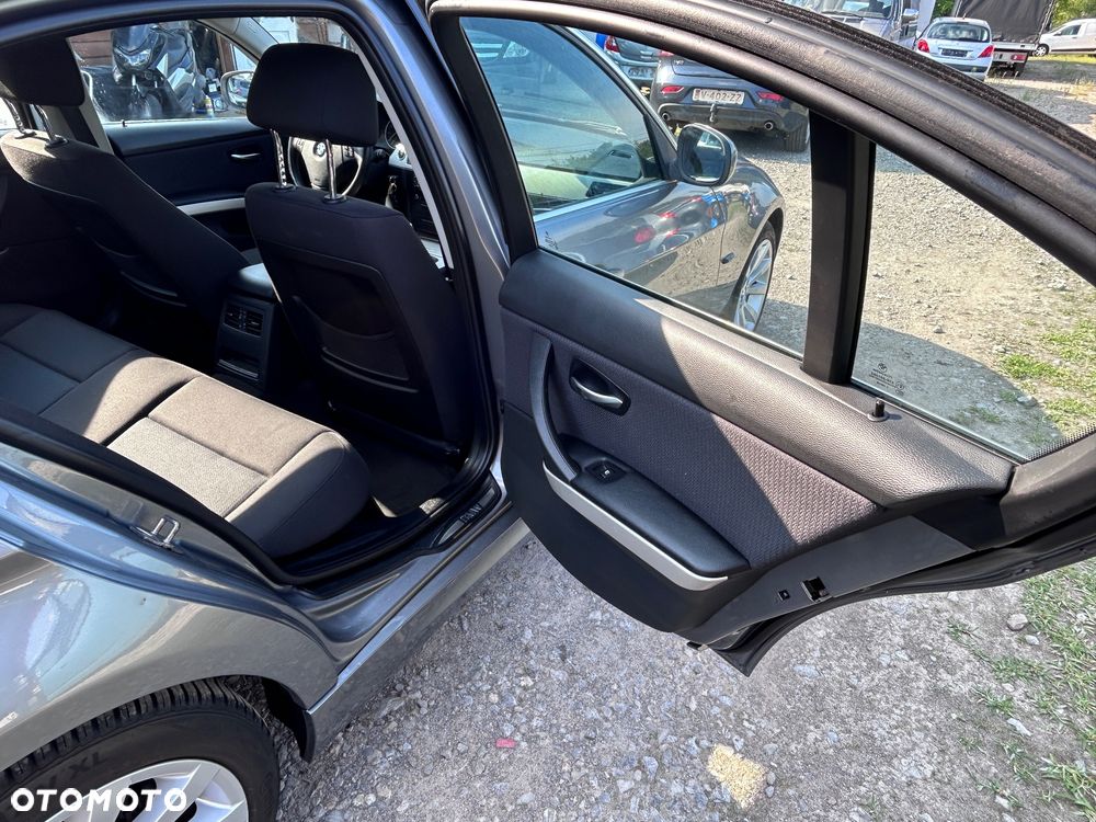 BMW Seria 3 318i Edition Exclusive - 12