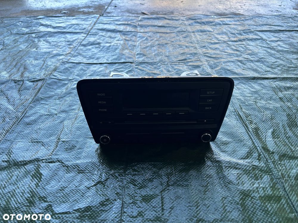Skoda octavia III VRS radio 5E0035875 - 1