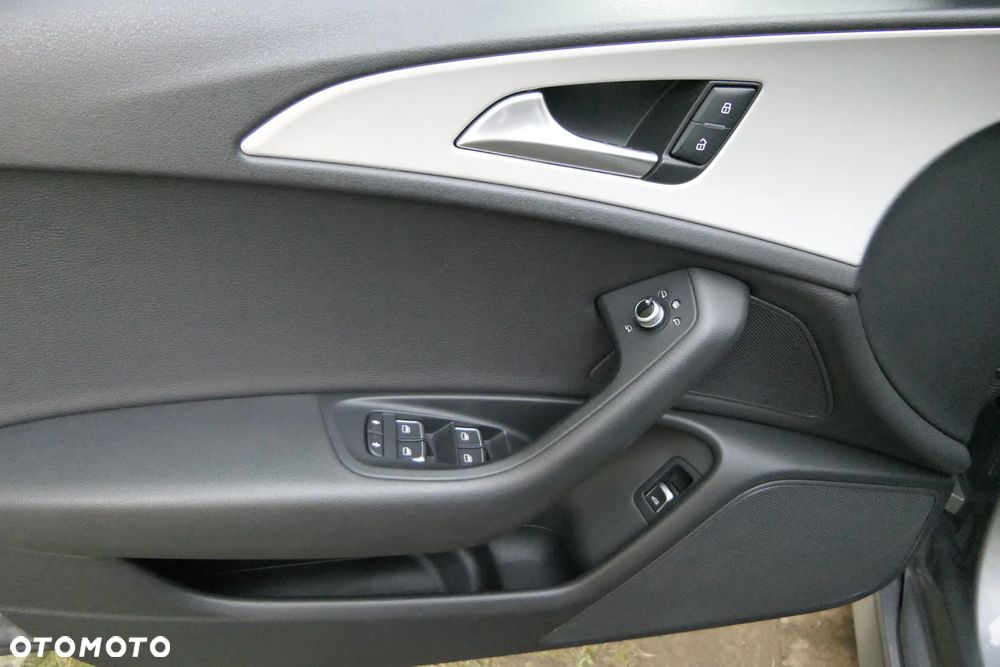 Audi A6 Avant 2.0 TDI Ultra S tronic - 32