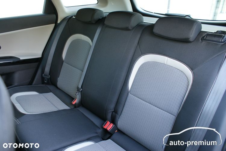 Kia Ceed 1.6 GDI Dream Team Edition - 25