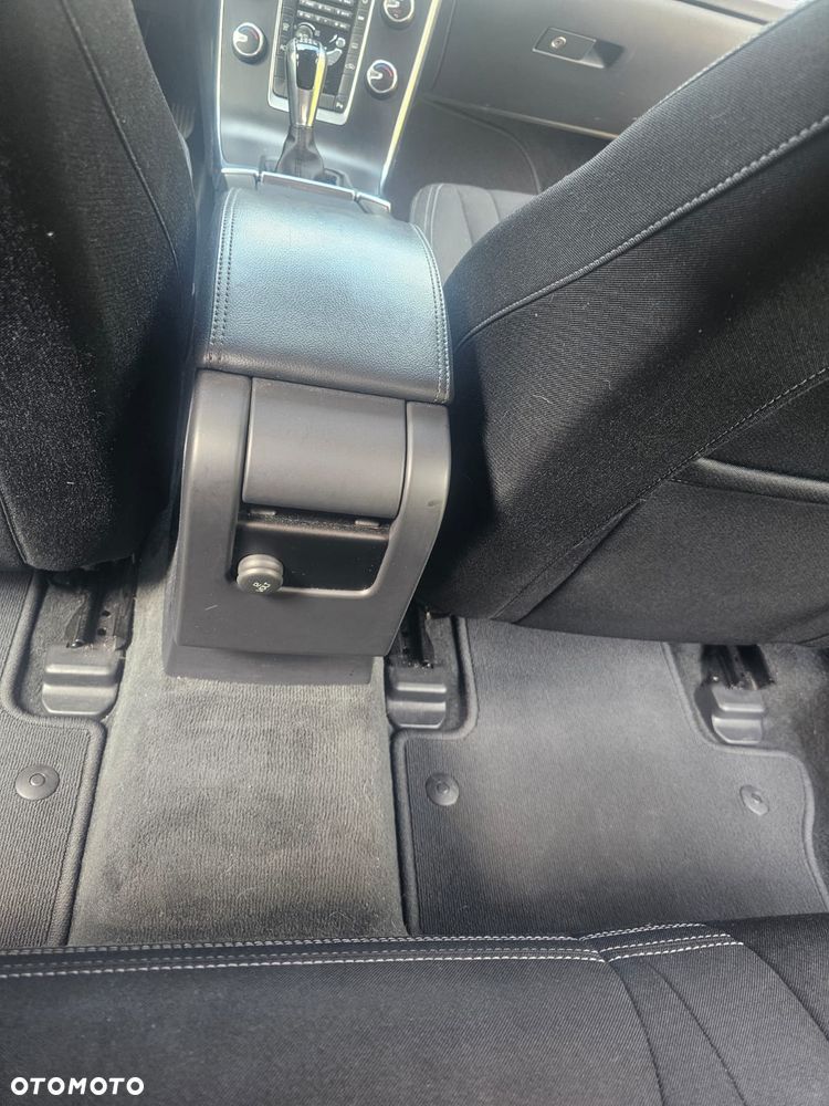 Volvo V60 D2 Drive-E Momentum - 14