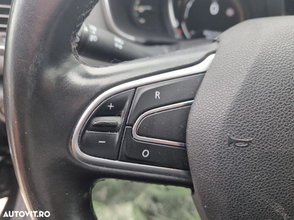 Renault Megane TCe GPF Limited - 18