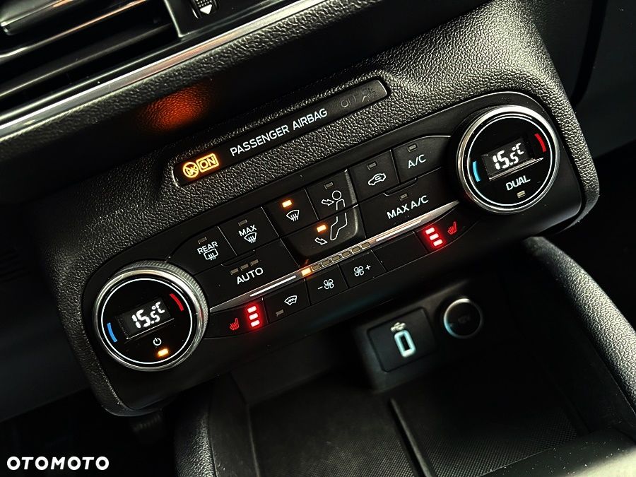 Ford Focus 1.5 EcoBlue Start-Stopp-System COOL&CONNECT - 28