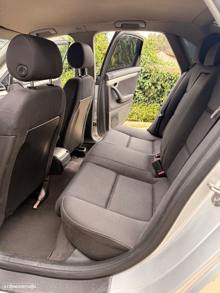 Audi A4 1.9 TDI m6 - 6