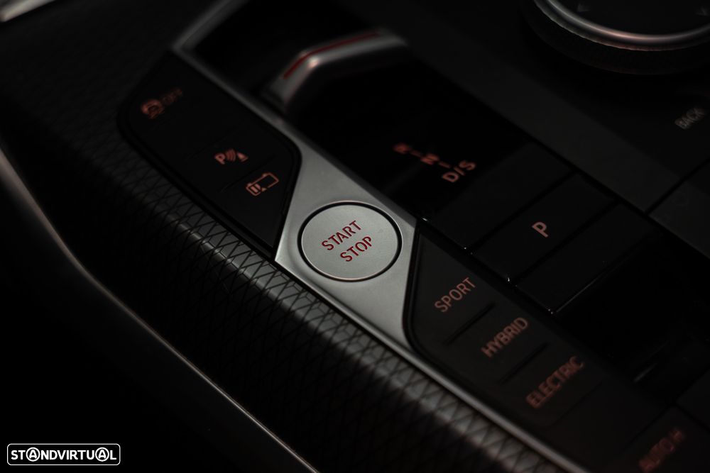 BMW 320 e Pack Desportivo M Auto - 16