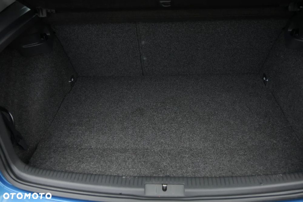 Volkswagen Golf - 17
