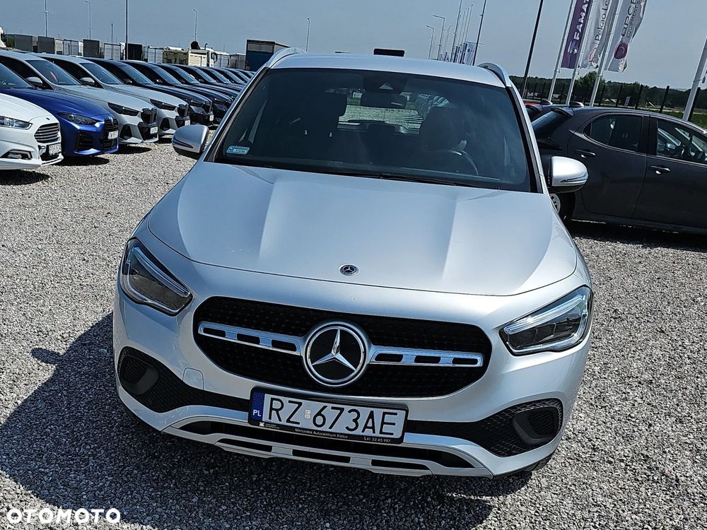 Mercedes-Benz GLA 200 Style - 2