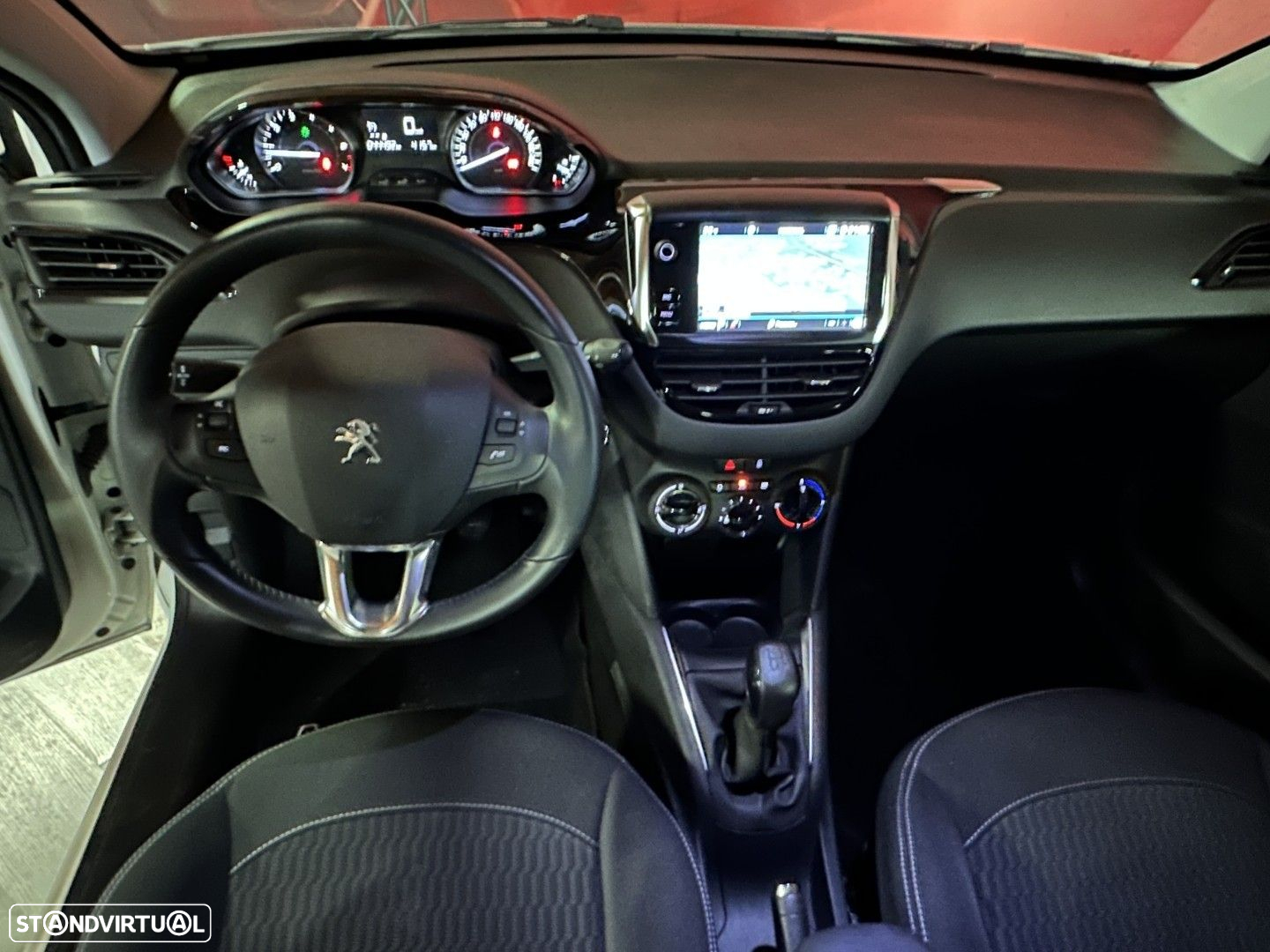 Peugeot 208 1.2 PureTech Access - 9