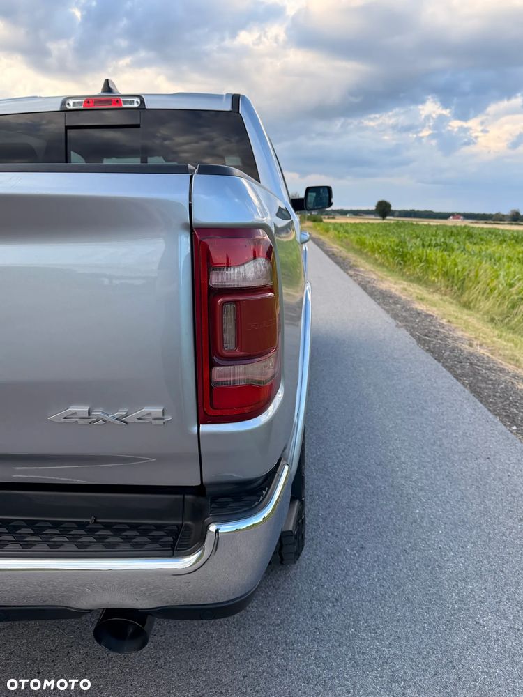 RAM 1500 5.7 Crew Cab Laramie - 17