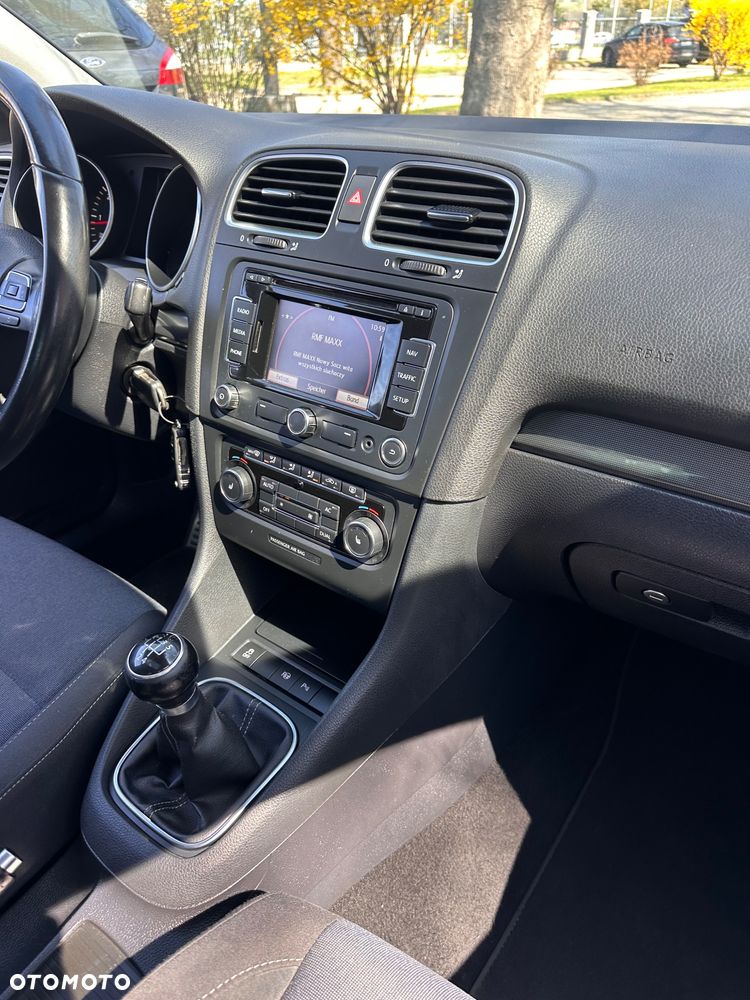 Volkswagen Golf 1.6 TDI DPF BlueMotion - 23