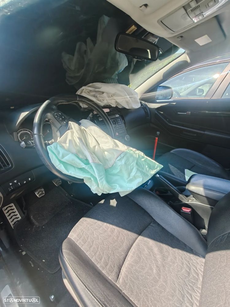 Kia Ceed S Coupé 1.6 CRDi EX - 4