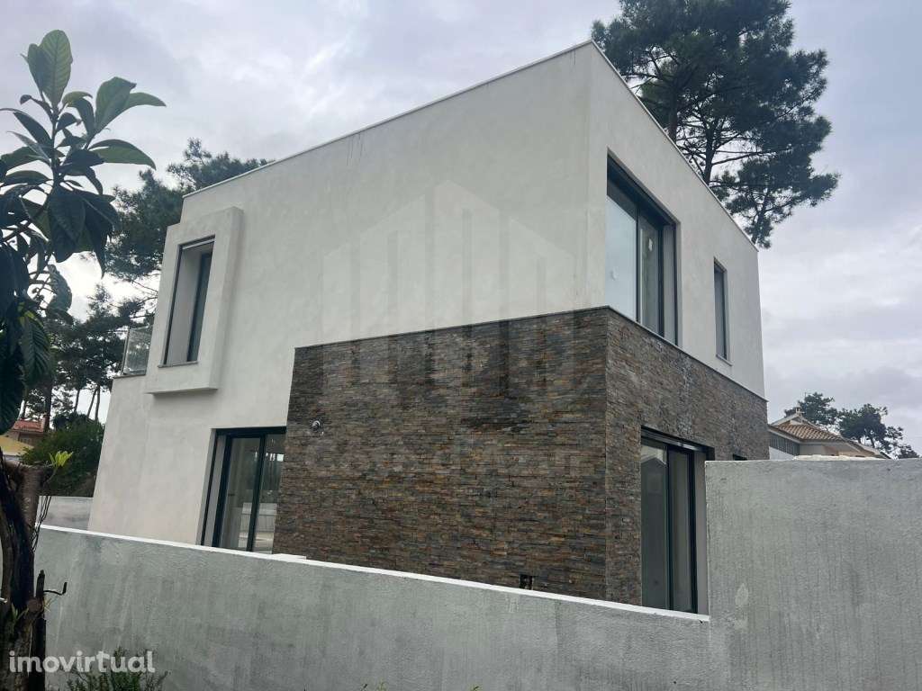 Descobre esta magnífica moradia T3 independente - Aroeira -Charneca... - Grande imagem: 2/34