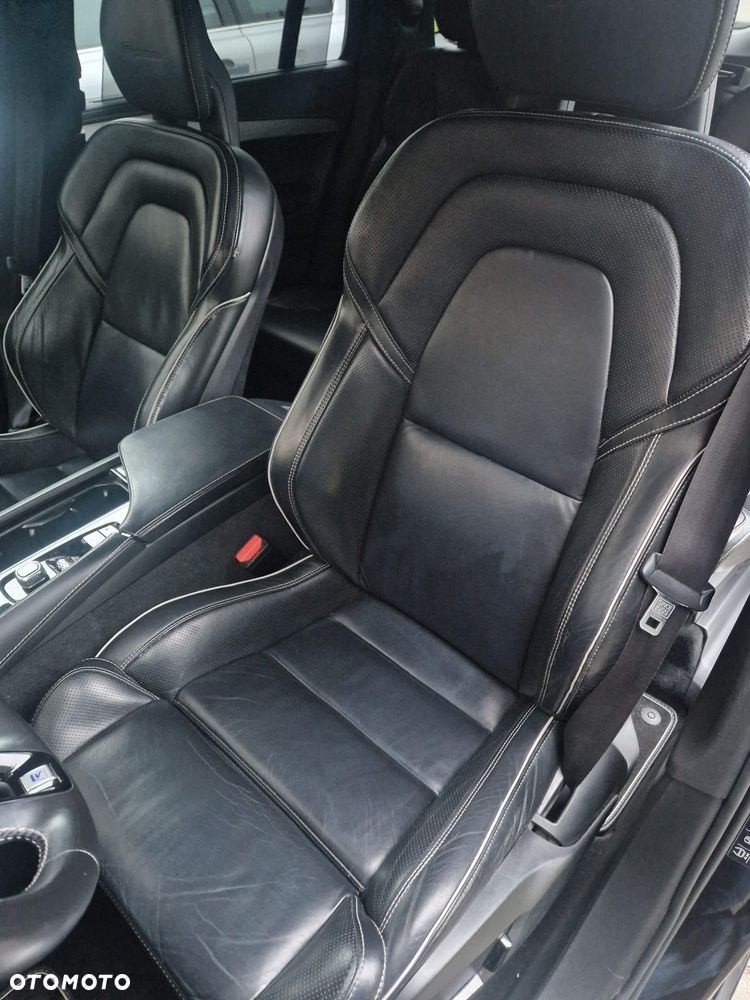 Volvo XC 90 D5 AWD R-Design 7os - 22
