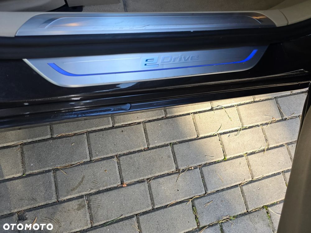 BMW Seria 7 740Le iPerformance - 19