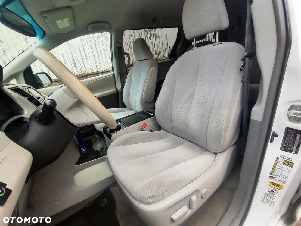 Toyota Sienna 3.5 V6 LE AWD - 8