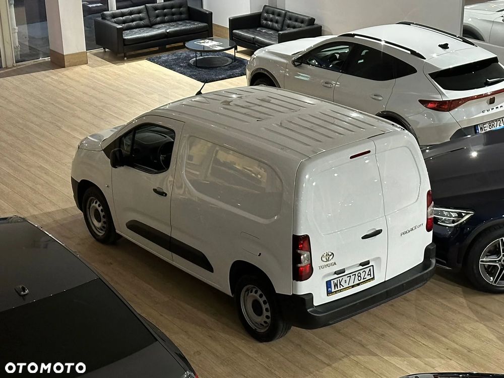 Toyota Proace City - 30