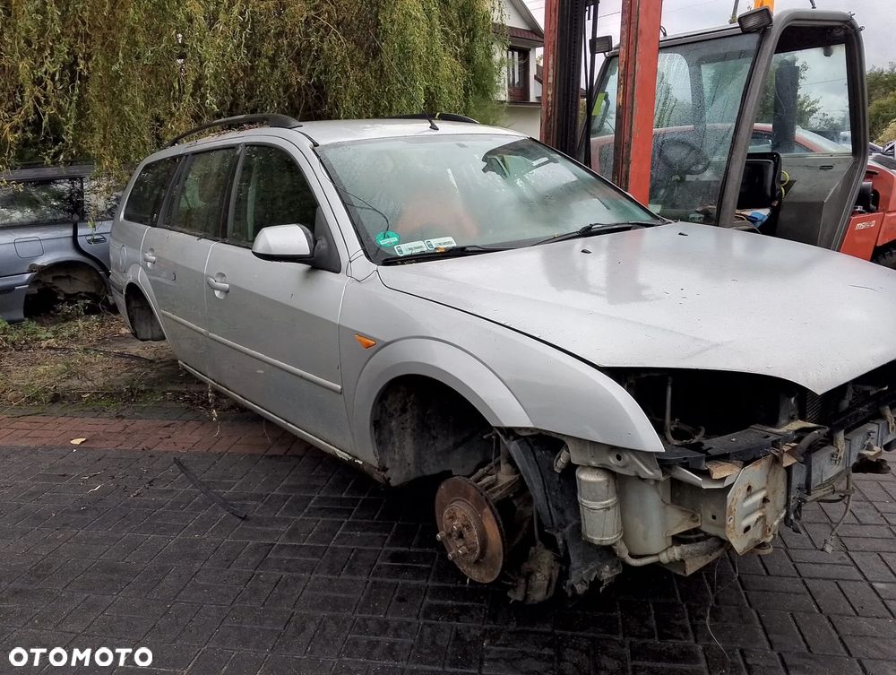 Ford Mondeo Mk.3 (00-03r.) 1.8B 125KM. Silnik CHBA, CHBB Skrzynia MTX 75 lakier Stardust Silver (metalic) . Cały na części GWARANCJA !!!  Przód Tył Zestaw Komplet Drzwi Klapa Zderzak Błotnik Maska Grill Atrapa Szyba Pas Lampa Lusterko Boczki Fotel Kanapa Kokpit Deska Rozdzielcza Przełącznik Włącznik Sterownik Przewody Wiązka Instalacja Moduł Komputer Czujnik Listwa Pompa Alternator Wtryski Głowica Rozrusznik Kompresor Sprzęgło Dwumas Silnik Skrzynia ABS Klimatyzacji Paliwa Wspomagania Kolektor Turbina Przepustnica Zawór Chłodnica Koło Hak Belka Sanki Zawieszenie Mcpherson Półoś Amortyzator Wydech Tłumik Zacisk Most - 4