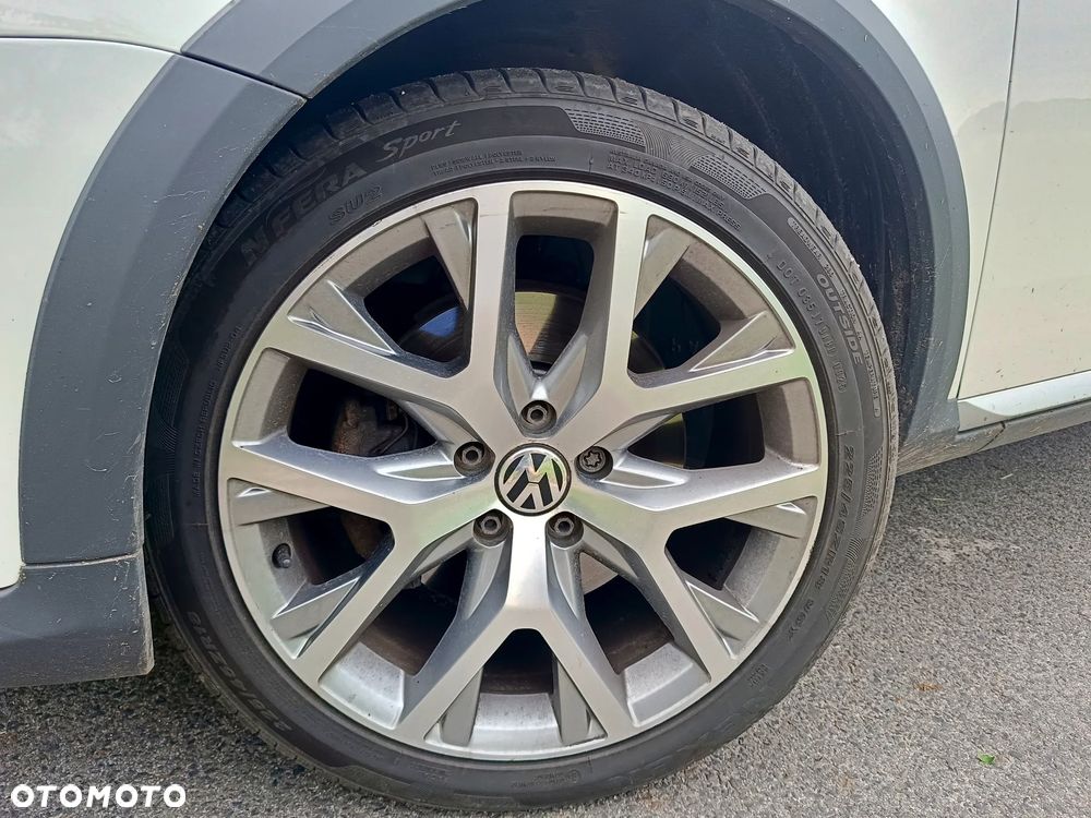 Volkswagen Passat 2.0 TDI 4Motion DSG BlueMotion Tech Highline - 28