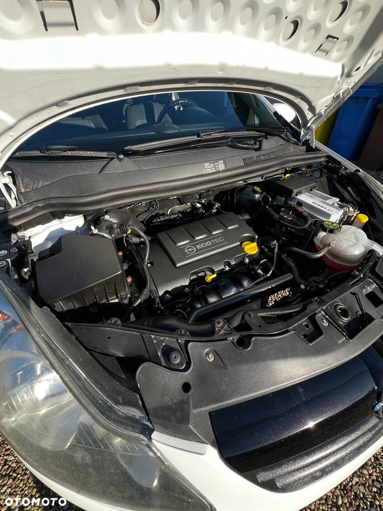 Opel Corsa 1.4 16V Color Race - 8