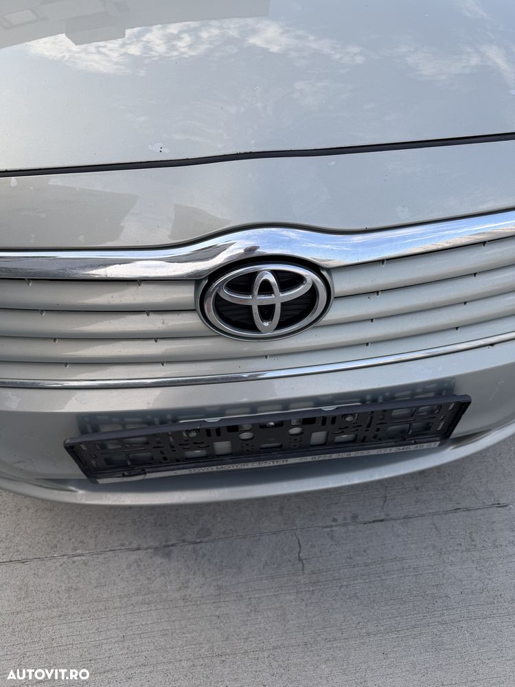 Toyota Avensis - 28