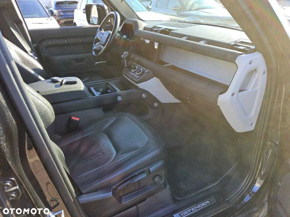 Land Rover Defender 110 D300 X-Dynamic S - 13