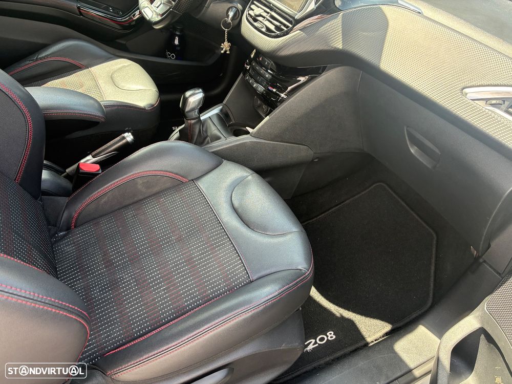 Peugeot 208 1.2 PureTech GT Line - 6