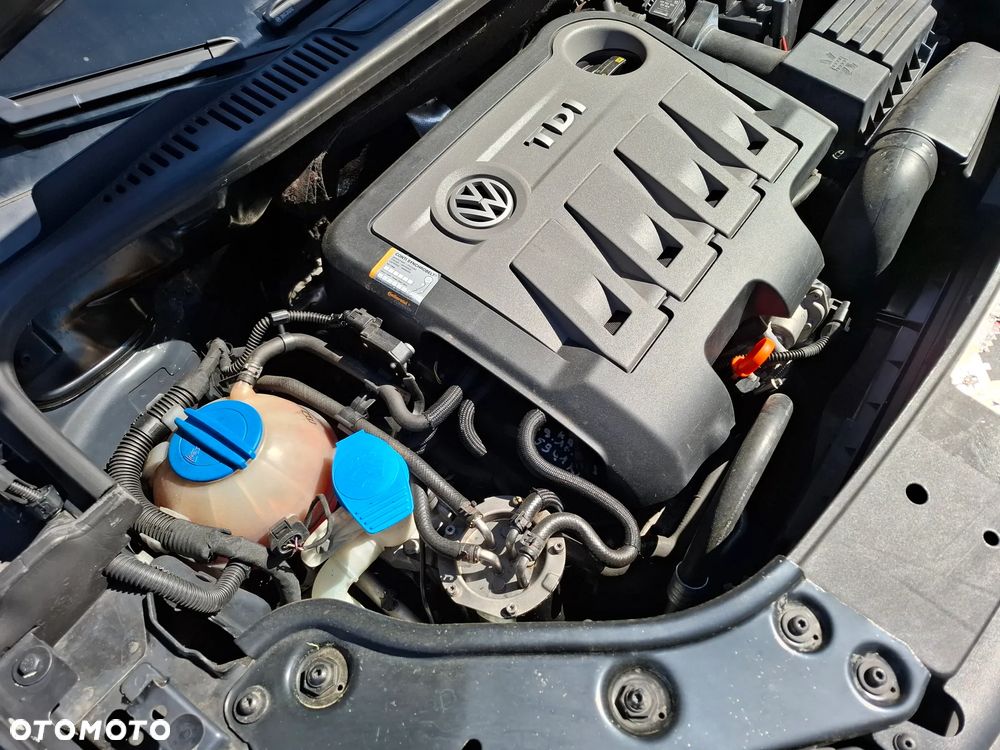 Volkswagen Touran 1.6 TDI DPF BlueMot Trendline - 26