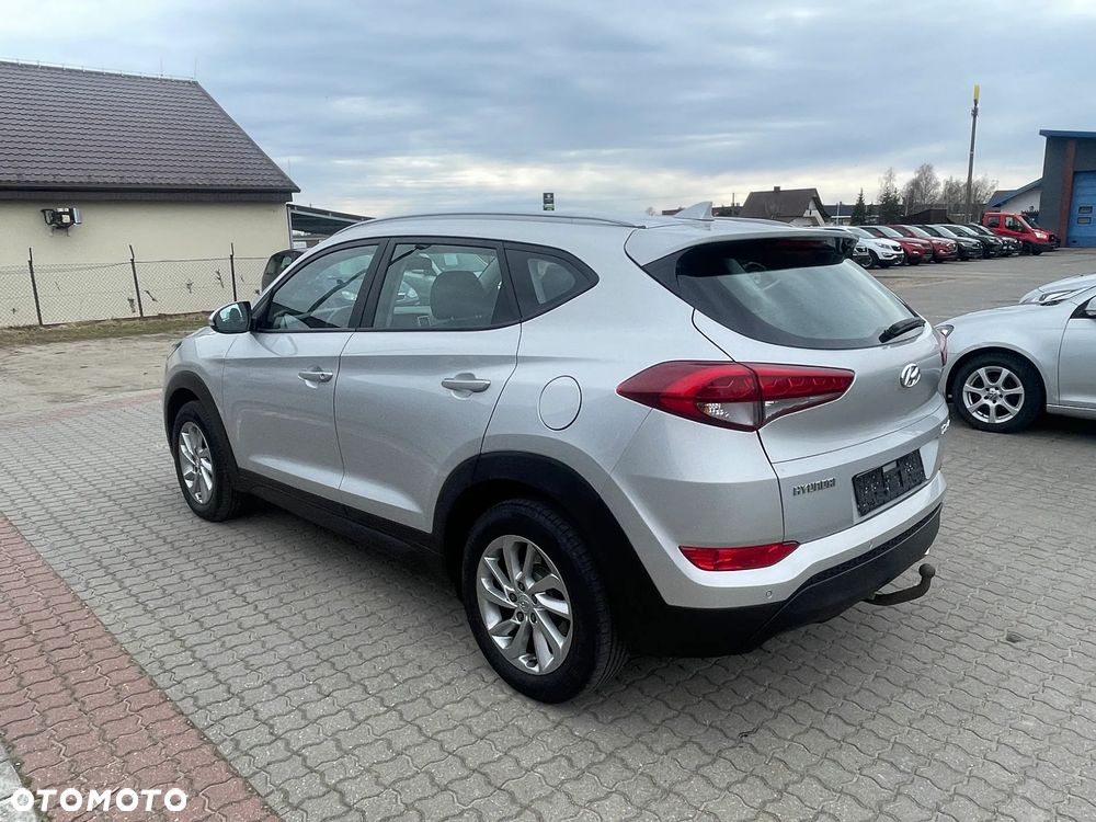 Hyundai Tucson 2.0 CRDI BlueDrive Comfort 2WD - 23